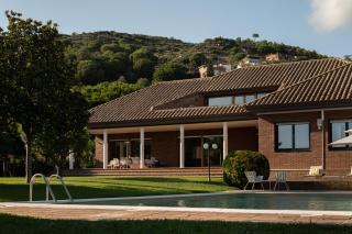 Sea View Villa with Spa & BBQ - 9