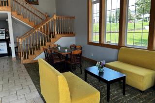 Super 8 by Wyndham Mound City - 9