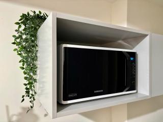 Minimalist studio unit - 2