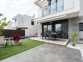 Airy Villa near Golf & Dining - 5