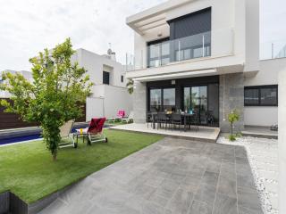 Airy Villa near Golf & Dining - 0