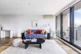 Modern Nomads Summit Southbank Sleek 2BR Resort Living with Gym and Pool - 9