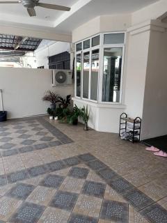 Homestay 3 bedroom at Ujana Kingfisher Ujana - 0