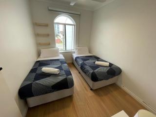 Oceanic Escape Top Floor 2 mins from beach - 5