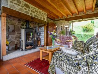 Hilltop Haven in Parlan - 5