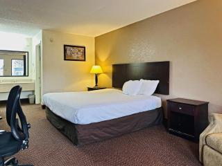 Econo Lodge - 5
