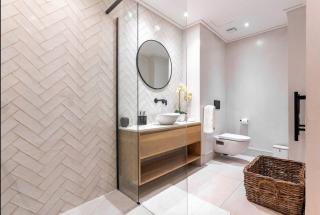 The Royale Residence - 8