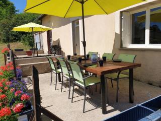 Holiday Home in Grury with Pool & Garden - Grury - 1