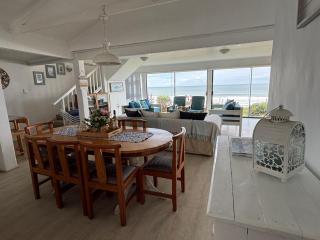 Baby Whale Bliss - Beachfront House - 5