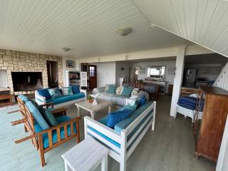 Baby Whale Bliss - Beachfront House - Witsand - 2