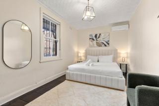 Historic Millers Point Stay 2BR Near Barangaroo - 9