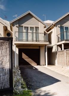 Sandy Nook Beachfront Bliss with uninterrupted Ocean Views - 9