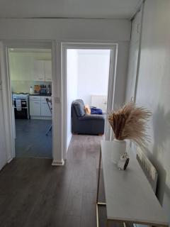 Toni's Hub - 2 bed City Centre Apartment - 3