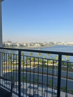 2BR Apartment with full sea view & Burj Khalifa - 3