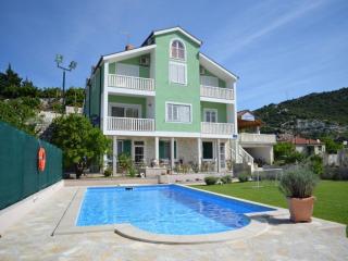 Villa with with 5 apartments in Peracko Blato - 9