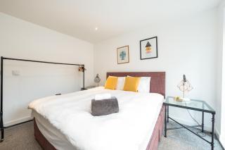 4 Bedroom Serviced Apartment, Shoreditch Triangle, Large Balcony, Sleeps 9 - 4