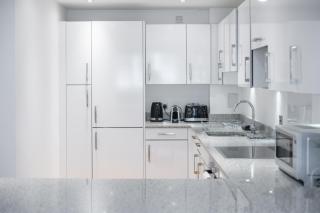 4 Bedroom Serviced Apartment, Shoreditch Triangle, Large Balcony, Sleeps 9 - 8