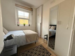 2 Bedroom Flat with Balcony 15 mins from Central London - Londra - 3