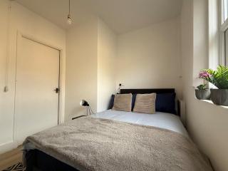 2 Bedroom Flat with Balcony 15 mins from Central London - Londra - 6
