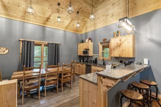 Whispering Whiskey - Sevierville - 3