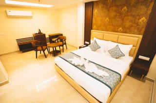 Swan Hotel and Banquets - 6