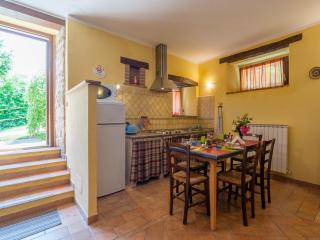 Farmhouse in hilly area in Gubbio with pool - 4