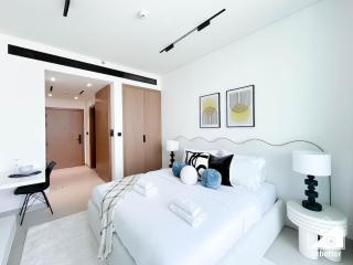 Refreshing Retreat with Pool Access and Balcony - 0