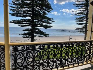 Seafield Tower Glenelg Apartment - Glenelg - 1
