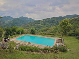 Spacious Farmhouse in Apecchio with Pool - 0