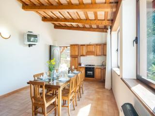 Inviting Farmhouse in Appenines with covered swimming pool - 1