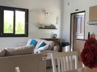 Cozy Villa with Pool and Parasol in Kirianna - Kiriánna - 4