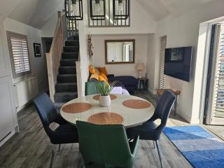 2 Bed Cottage-Sleeps 4-Harbour & Sea View - Peterhead - 6