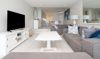 1001 Bermudas - Seaviews & beach access - Modern 3BR Umhlanga - Durban - 6