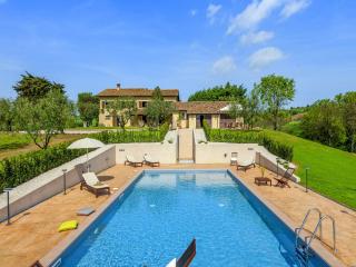 Inviting Holiday Home in San Costanzo with Swimming Pool - 0