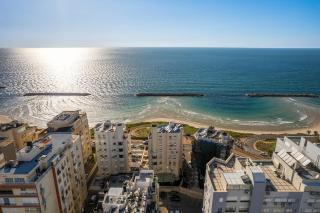 Netanya Beachfront & Pool Retreat by Sea N' Rent - Netanya - 6