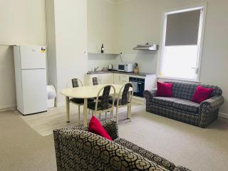 Seafield Tower Glenelg Apartment - Glenelg - 9