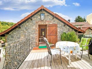 Charming Stay Near Forests - 0