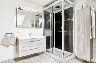 Spacious 3-Bedroom Apartment with Balcony and Free Parking Orkland near Trondheim - Fannrem - 5