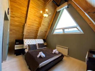 Trigon Villa Family , HOT POOL ,SAUNA,JACUZZI - 1