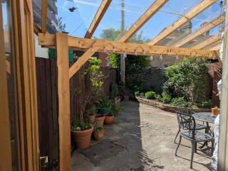 Compton House, Llanfyllin - 0