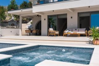 NEW! Seaview Villa Bota: A Luxurious Coastal Retreat in Podstrana - 5