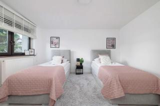 Spacious Apartment in Wieliczka with AC & Parking - 8