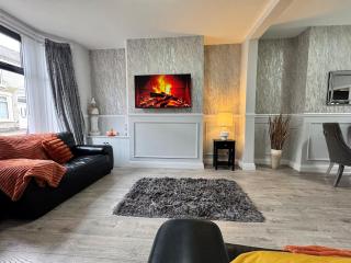 Free Parking - Large TV with Back Garden - Liverpool - 8