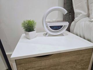 Sky View Balcony Suite - Parking & Panoramic Views - Leeds - 7