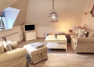 Stilvolle 2 5 Zimmer Wohnung unter Reet in SPO mit Garten - 0