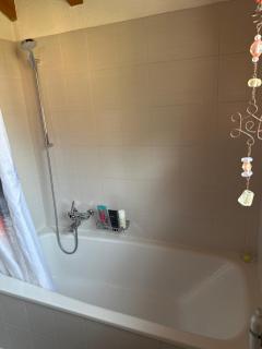 Zimmer mit eigenem Badezimmer - Näfels - 3