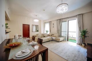 Top Holiday Location - Walk to Beach - Free Pool & Gym - 4