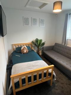 Modern & Cosy Bungalow in Chadderton - Hollinwood - 6