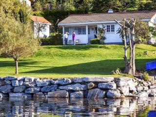 Family Oasis with Lake View-By Traum - Ålesund - 5