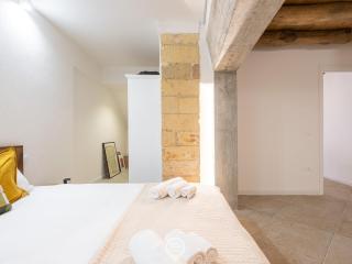 Classic Urban Elegance - 1